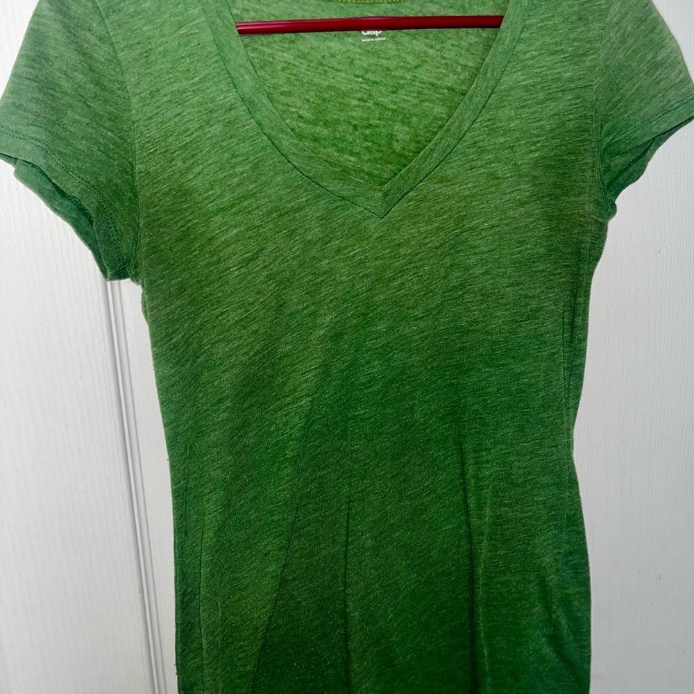 GAP Green Short Sleeve V-Neck Tee